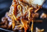 Caramelized Onions Recipe for Steaks, Burgers & Side Dishes