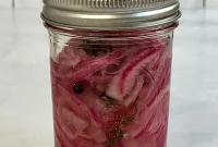 Crisp Pickled Red Onions: Quick Tangy Recipe for Sandwiches & Salads
