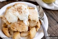 Rustic Pear Cobbler Recipe with Cinnamon and Brown Sugar