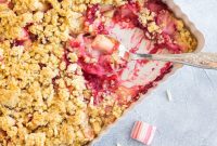 Classic Rhubarb Crumble Recipe with Crisp Maple Topping