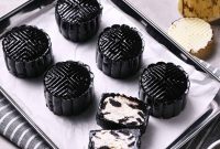 Oreo Cheesecake Mooncakes: Creamy Cookie-Filled Mid-Autumn Treat