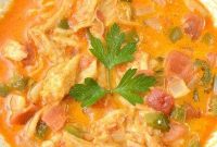 Creamy Keto Chicken Enchilada Soup Recipe (Low-Carb)