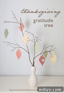 Creative Thanksgiving Table Decoration Ideas for a Memorable Feast 18 Thanksgiving Table Decoration Ideas - Get inspired for Thanksgiving with OVER 20 Thanksgiving table decorations ideas, tablescapes, and centerpieces for your home. So beautiful!