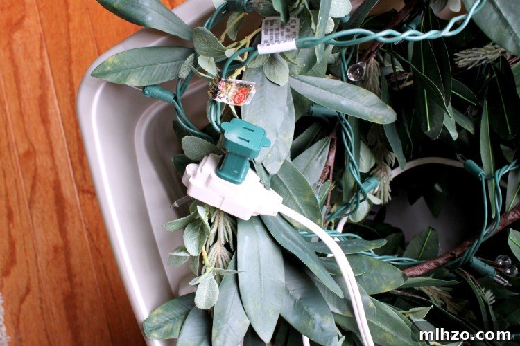 Smart Ways to Store Holiday Garland for Tangle-Free Decor 4 You will love these Easy Ways to Store Christmas Garland that make it simple to put back up for next year! | OHMY-CREATIVE.COM