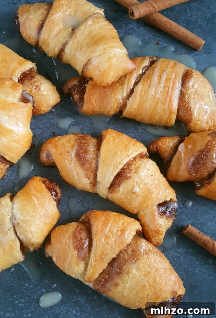 12 Delicious Crescent Roll Desserts You Can Make Tonight 3 Cinnamon Roll Crescent Rolls - These crescent rolls have all the flavor of cinnamon rolls but they're so much quicker and easier to make. Perfect for an extra-special breakfast or brunch! | Beat Bake Eat