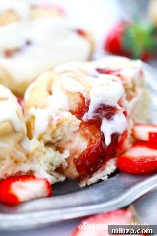 strawberry rolls with strawberry filling