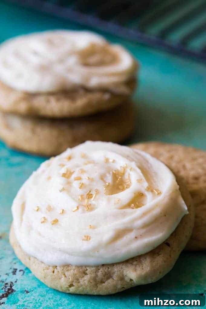 Maple Cookies with Brown Butter Frosting Recipe 4 Maple Cookies with Brown Butter Frosting. These ultra soft bakery style cookies are made with real maple syrup and topped with a swirl of BROWN BUTTER frosting!