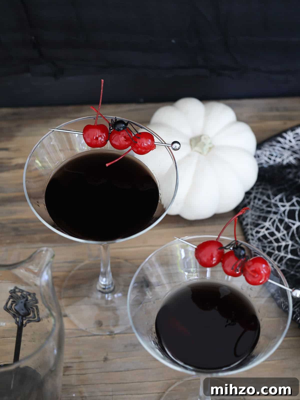 Black Widow Halloween Martini Recipe: Spooky Spider Cocktail 2 img 77590 1