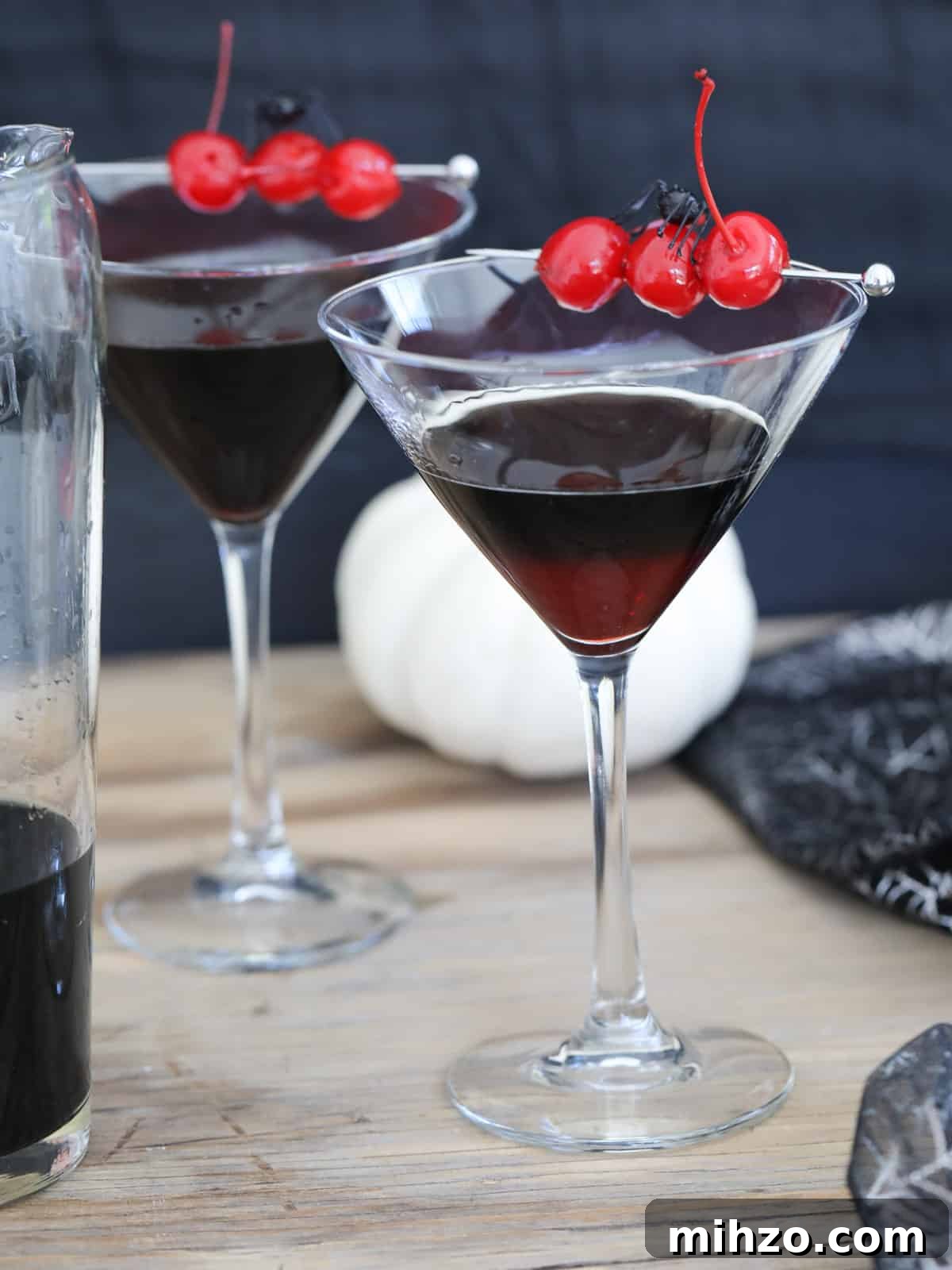 Black Widow Halloween Martini Recipe: Spooky Spider Cocktail 3 img 77590 2