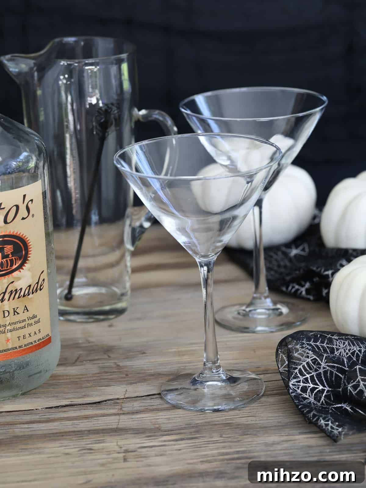 Black Widow Halloween Martini Recipe: Spooky Spider Cocktail 5 img 77590 4