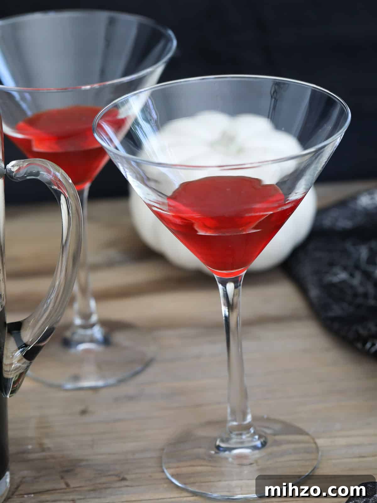 Black Widow Halloween Martini Recipe: Spooky Spider Cocktail 6 img 77590 5