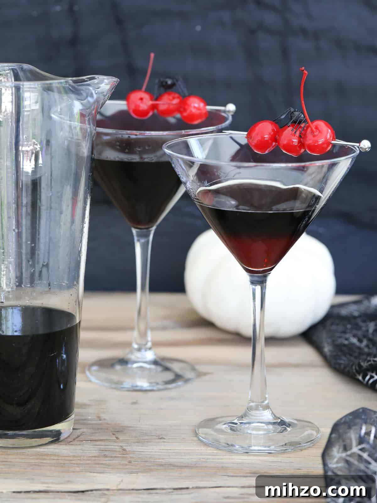 Black Widow Halloween Martini Recipe: Spooky Spider Cocktail 7 img 77590 6