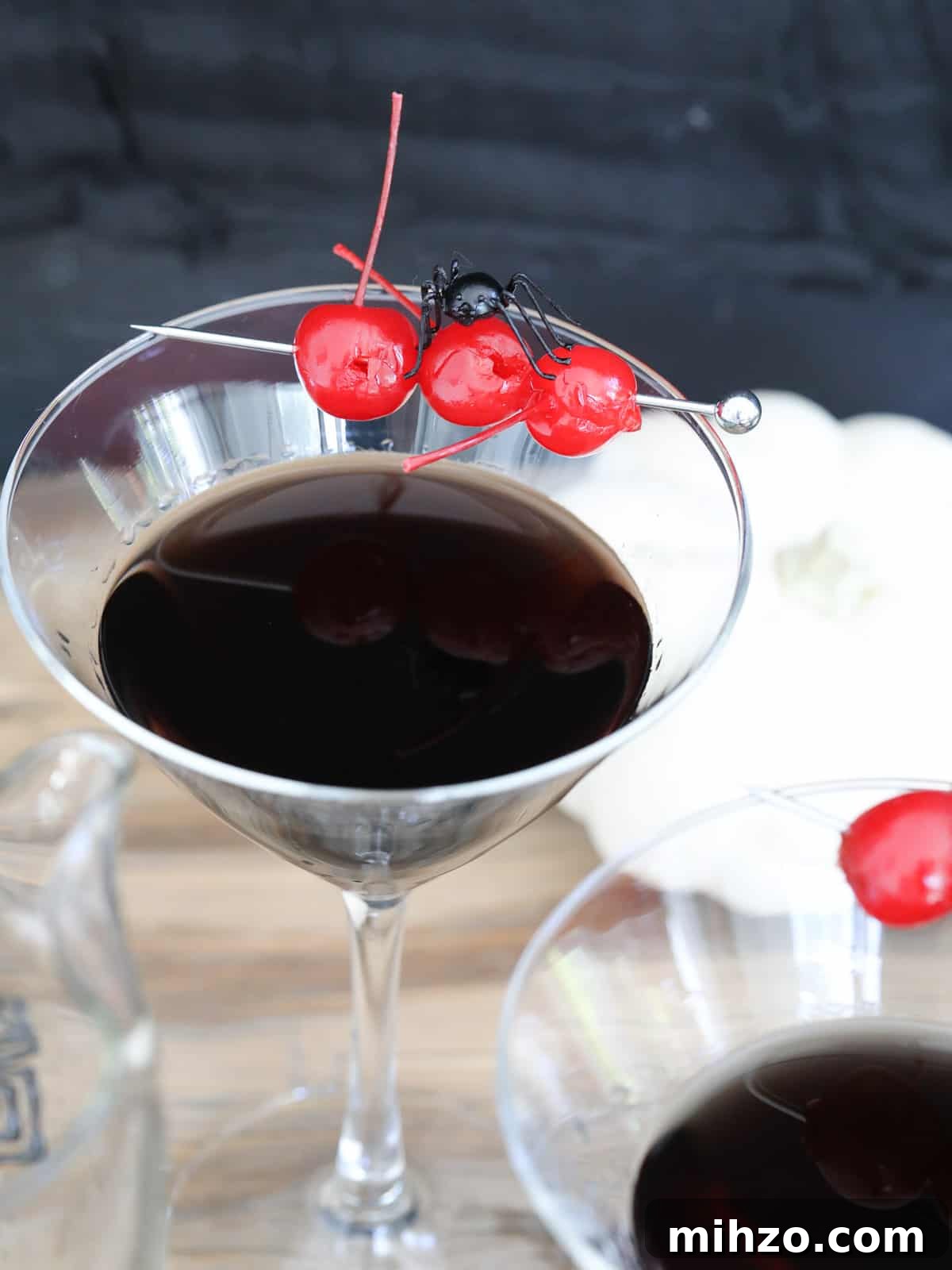 Black Widow Halloween Martini Recipe: Spooky Spider Cocktail 9 img 77590 8