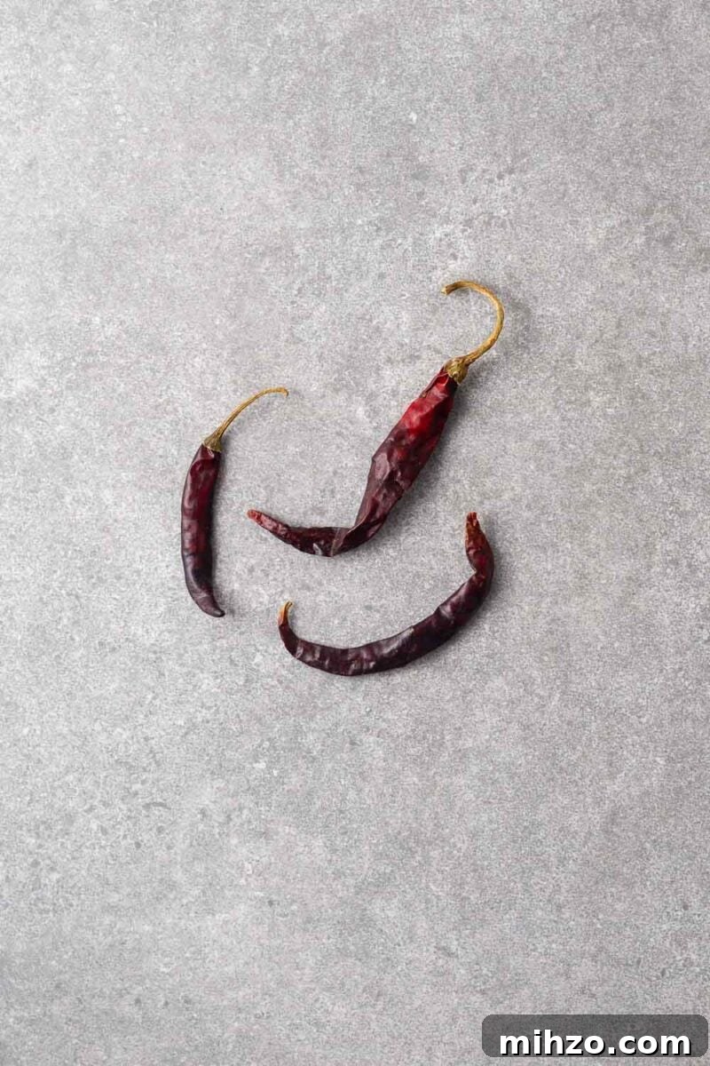 Dried chiles de árbol.