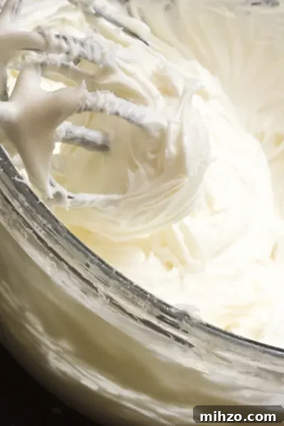 Perfect Homemade Pumpkin Roll Cake Recipe for Fall Guests 4 pumpkin roll icing