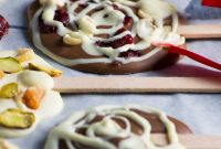 Chocolate Lollipops Recipe: Make Homemade Chocolate Pops