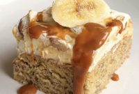Moist Banana Bread Bars with Cinnamon Crumb