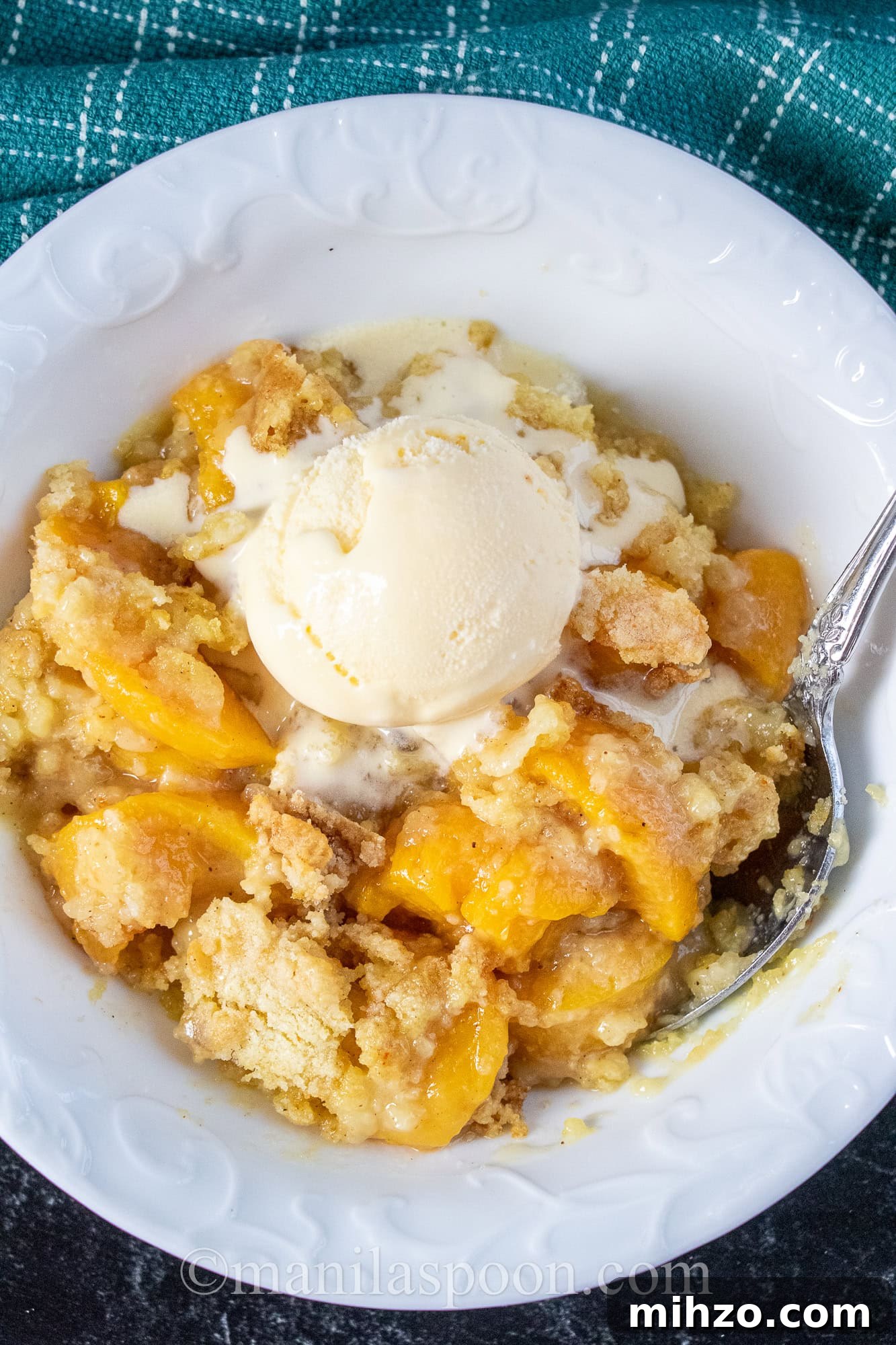 20 Sweet and Savory Father's Day Treats for Dad 13 Peach Dump Cake